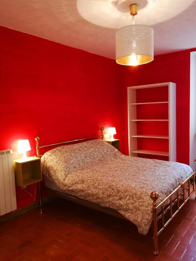 Tuscany, Pontremoli, Italy Swallows Court Lovely Sleeps 2 To 4 People Apartment Pontremoli