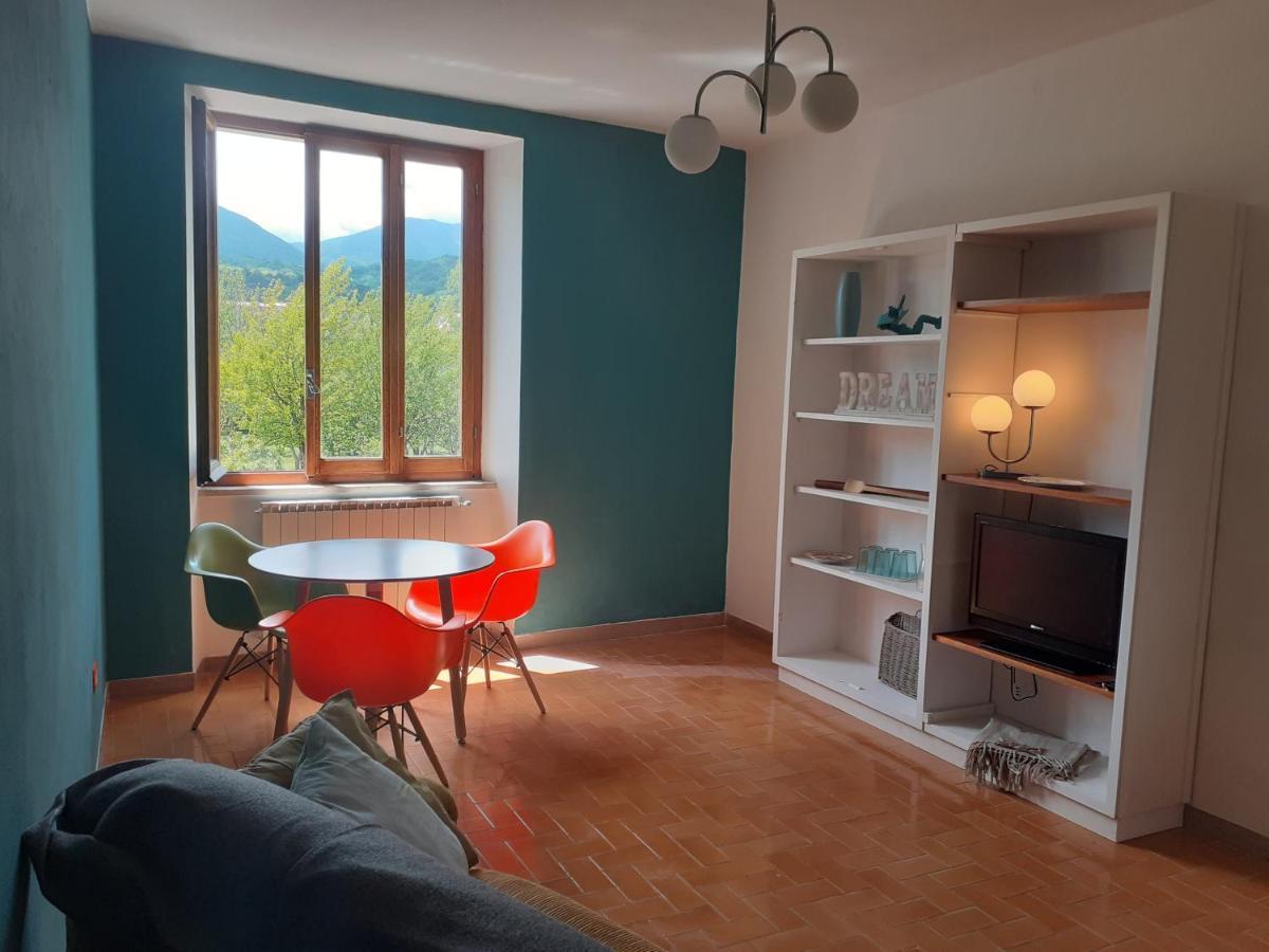 Tuscany, Pontremoli, Italy Swallows Court Lovely Sleeps 2 To 4 People Pontremoli
