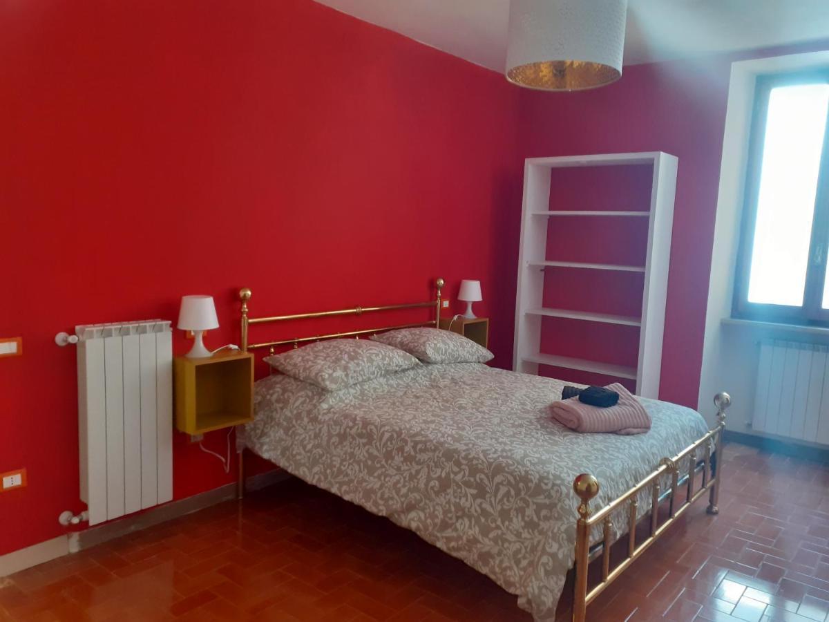 Tuscany, Pontremoli, Italy Swallows Court Lovely Sleeps 2 To 4 People Apartment Pontremoli
