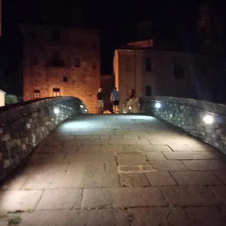 Tuscany, Pontremoli, Italy Swallows Court Lovely Home Sleeps 2 To 4 People Exterior foto