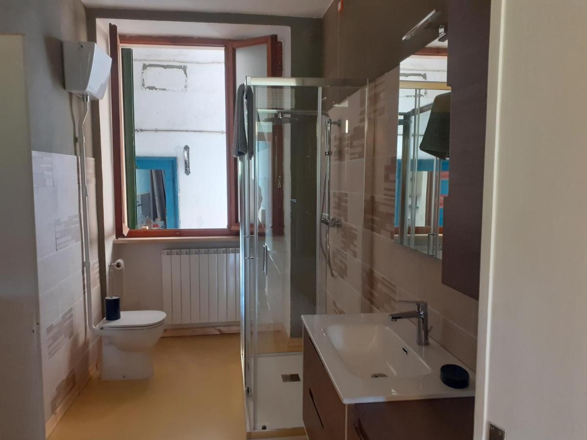 Appartement Tuscany, Pontremoli, Italy Swallows Court Lovely Sleeps 2 To 4 People