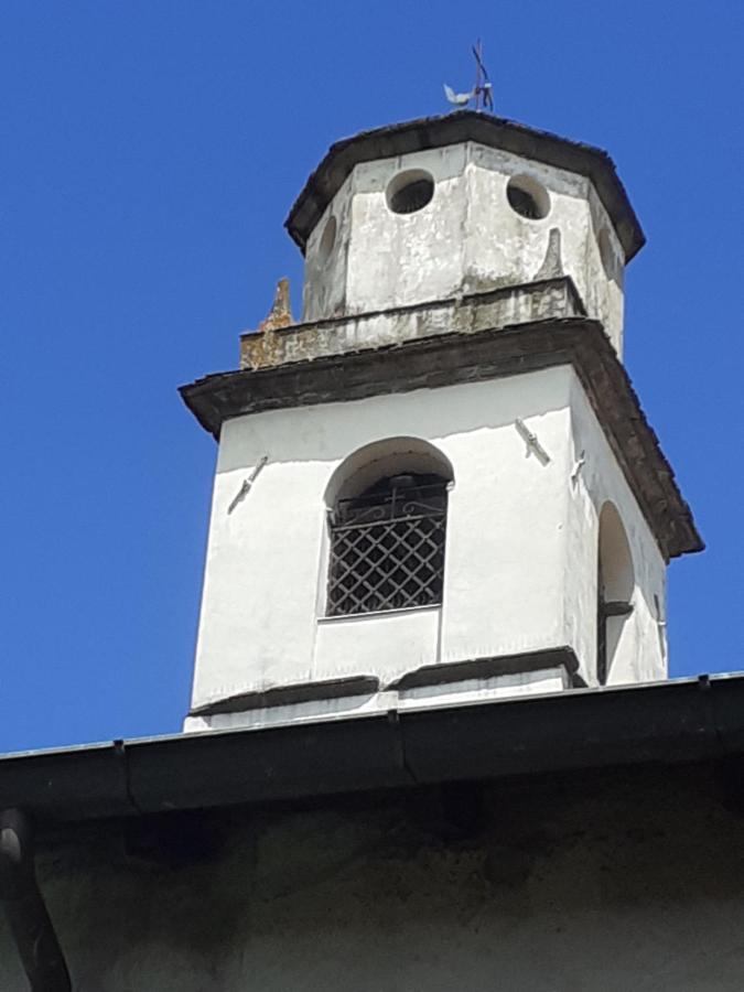Tuscany, Pontremoli, Italy Swallows Court Lovely Sleeps 2 To 4 People Pontremoli