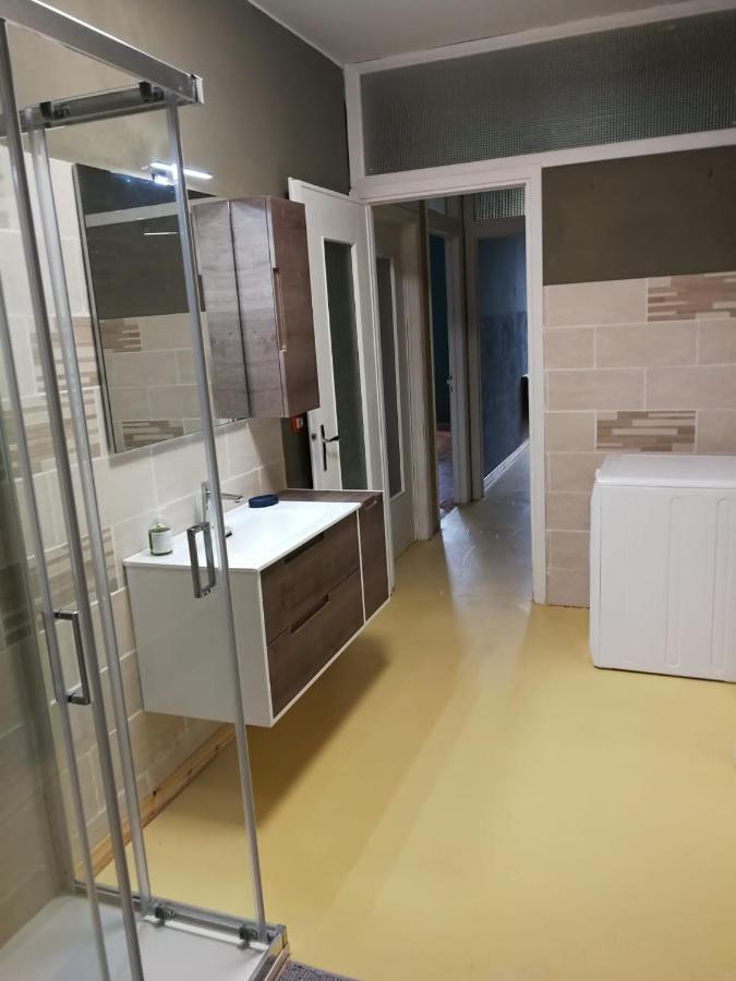 Appartement Tuscany, Pontremoli, Italy Swallows Court Lovely Sleeps 2 To 4 People *