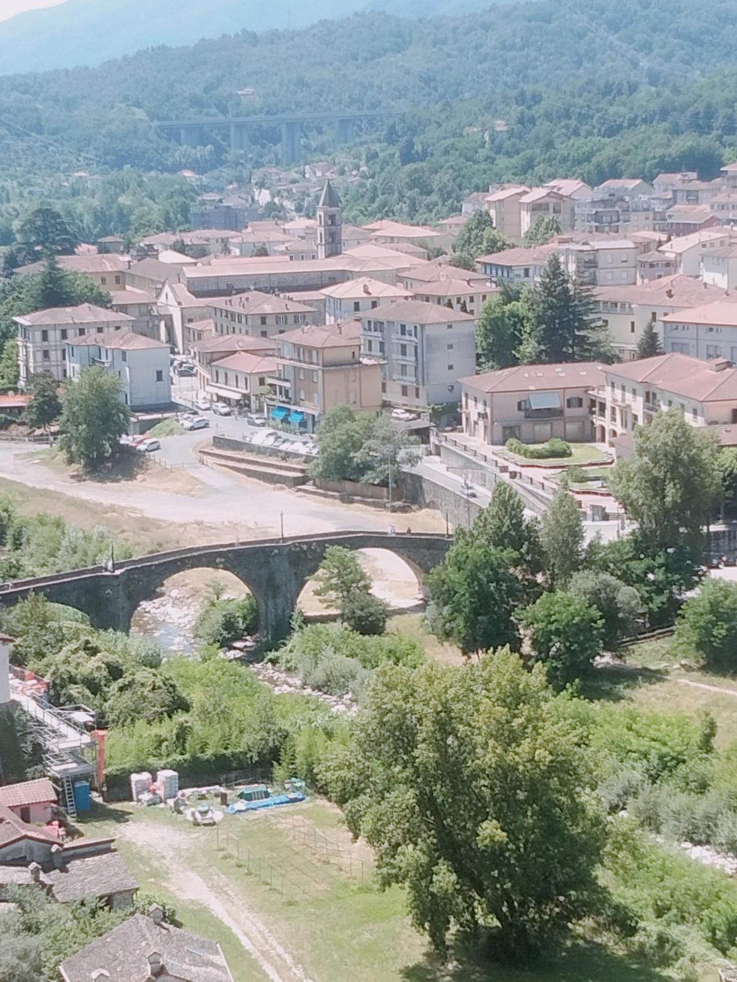 Tuscany, Pontremoli, Italy Swallows Court Lovely Sleeps 2 To 4 People * Pontremoli